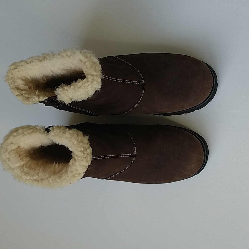 UGG Australia Brown Suede 90s Lugsole Chunky Platform Boot Sheepskin Lined Sz 6 - Picture 2 of 8